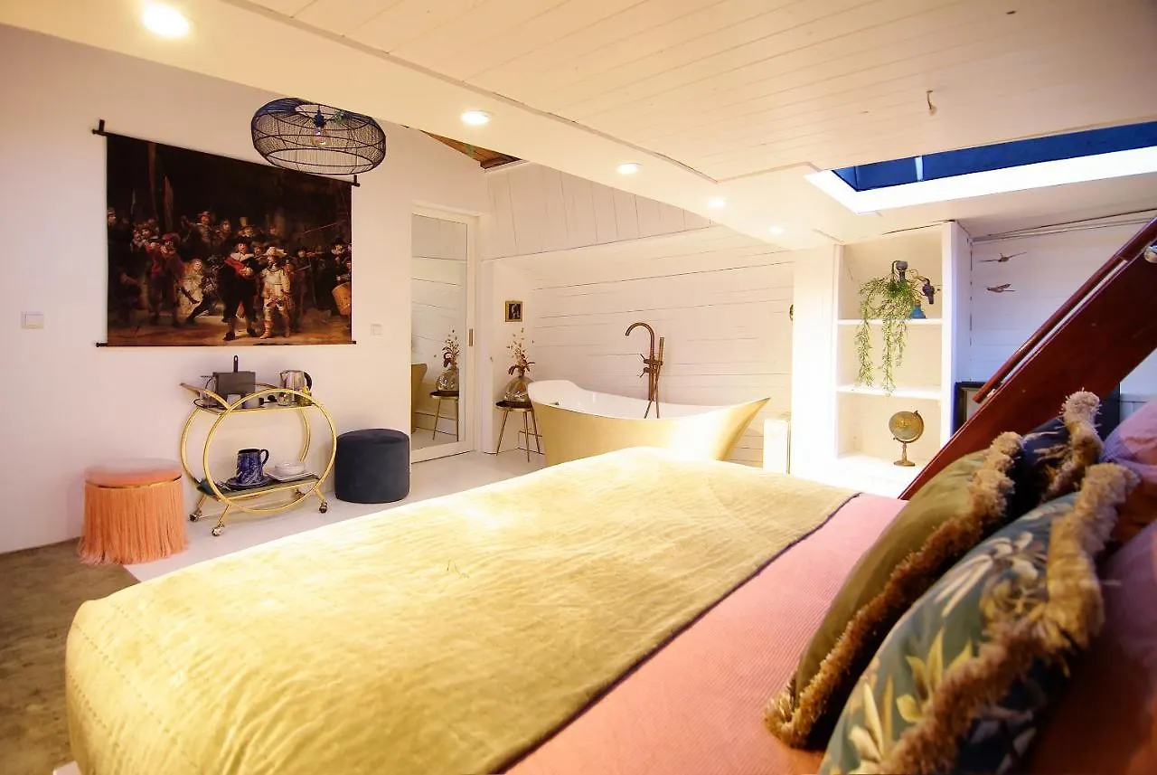 Najade Eco Houseboat Hotel Amsterdam Gasthuis