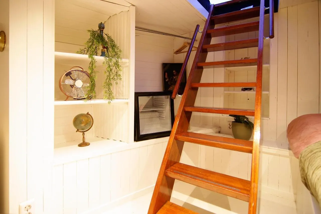 Najade Eco Houseboat Hotel Amsterdam 0*,  Nederland