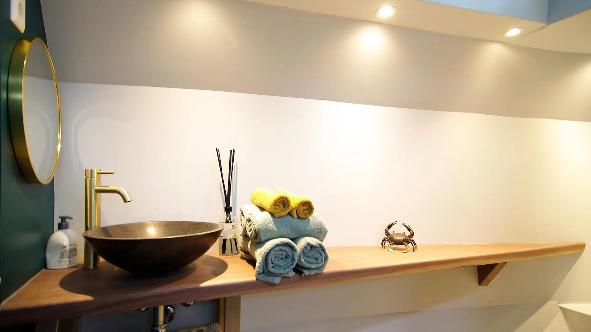 فندق Najade Eco Houseboat أمستردام هولندا